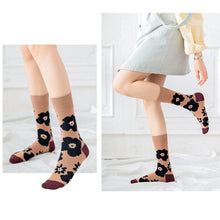 Load image into Gallery viewer, 3 Pair Flower Print Stylish Cotton Blend Crew Socks - MoSocks
