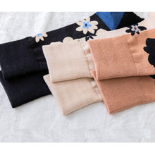 Load image into Gallery viewer, 3 Pair Flower Print Stylish Cotton Blend Crew Socks - MoSocks
