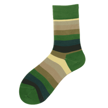 Load image into Gallery viewer, 3 Pair Rainbow Stripe Cotton Blend Crew Socks - MoSocks

