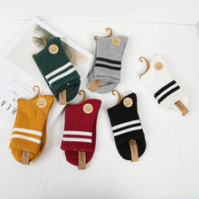 Load image into Gallery viewer, 6 Pair Stripe Stylish Cotton Blend Crew Socks - MoSocks

