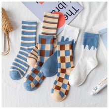 Load image into Gallery viewer, 6-pair Blue White Cotton Blend Stylish Socks - MoSocks
